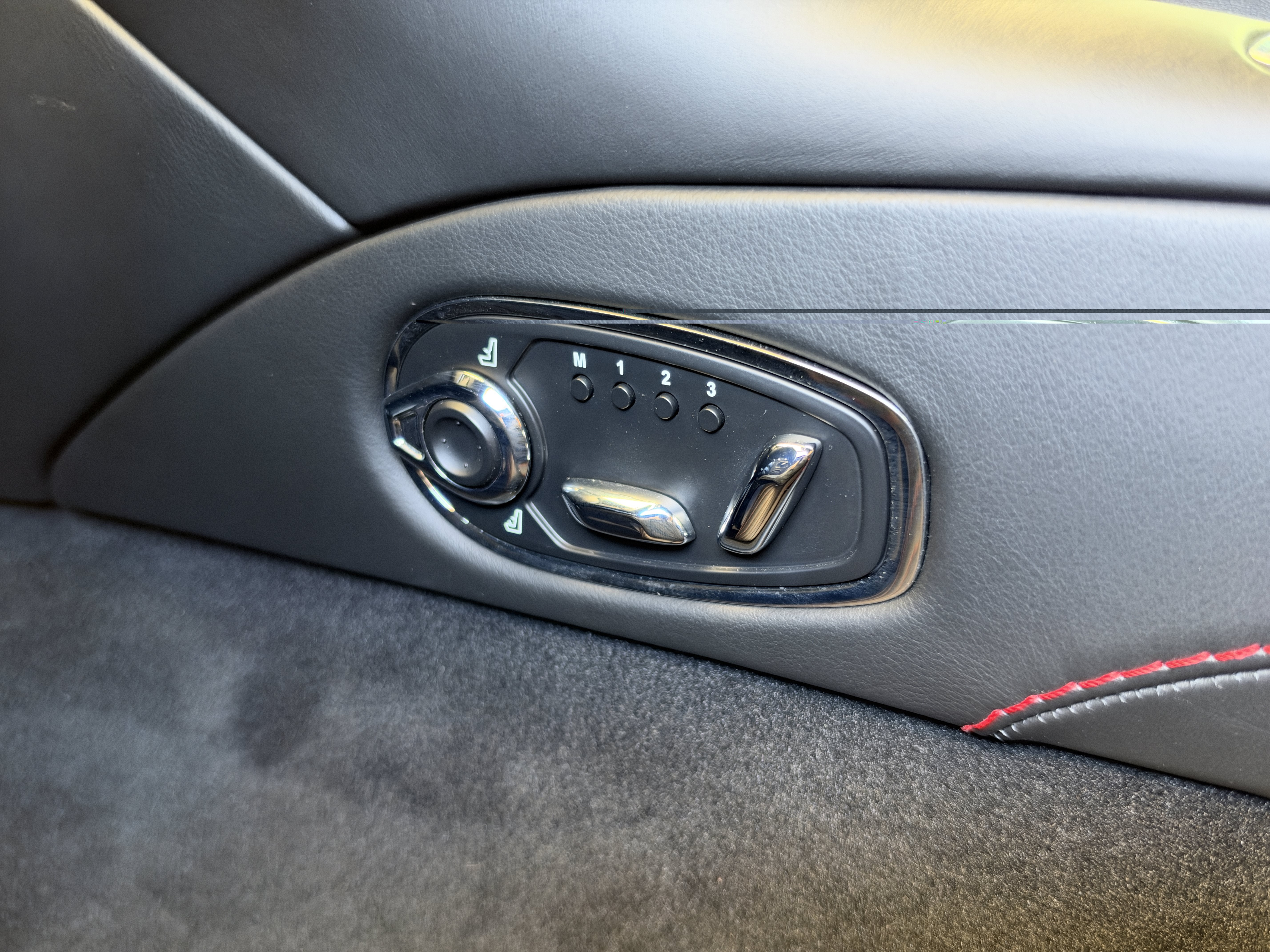 Used 2021 Lunar Aston Martin  image 31