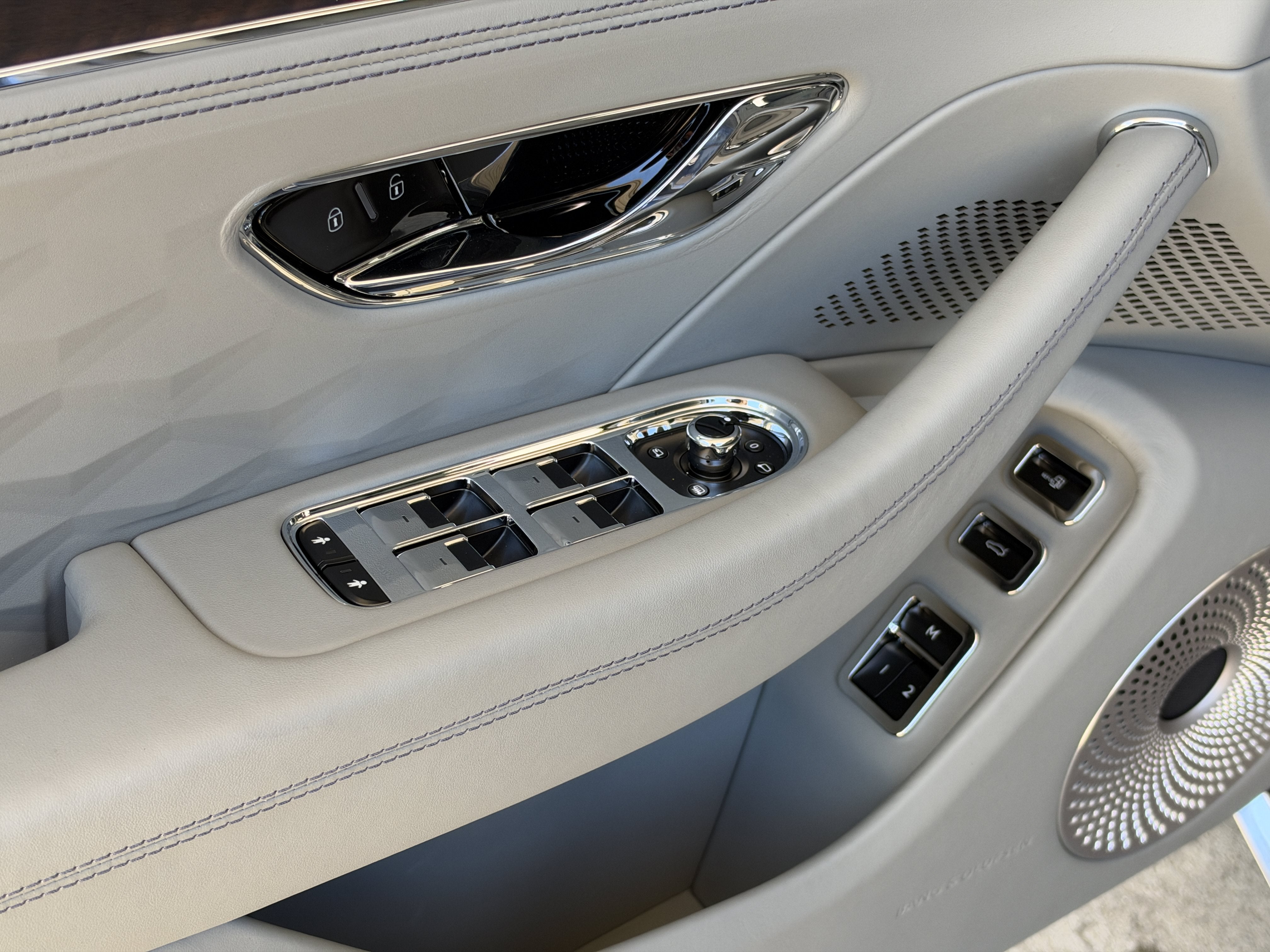 Used 2025 Blue Bentley Speed image 15