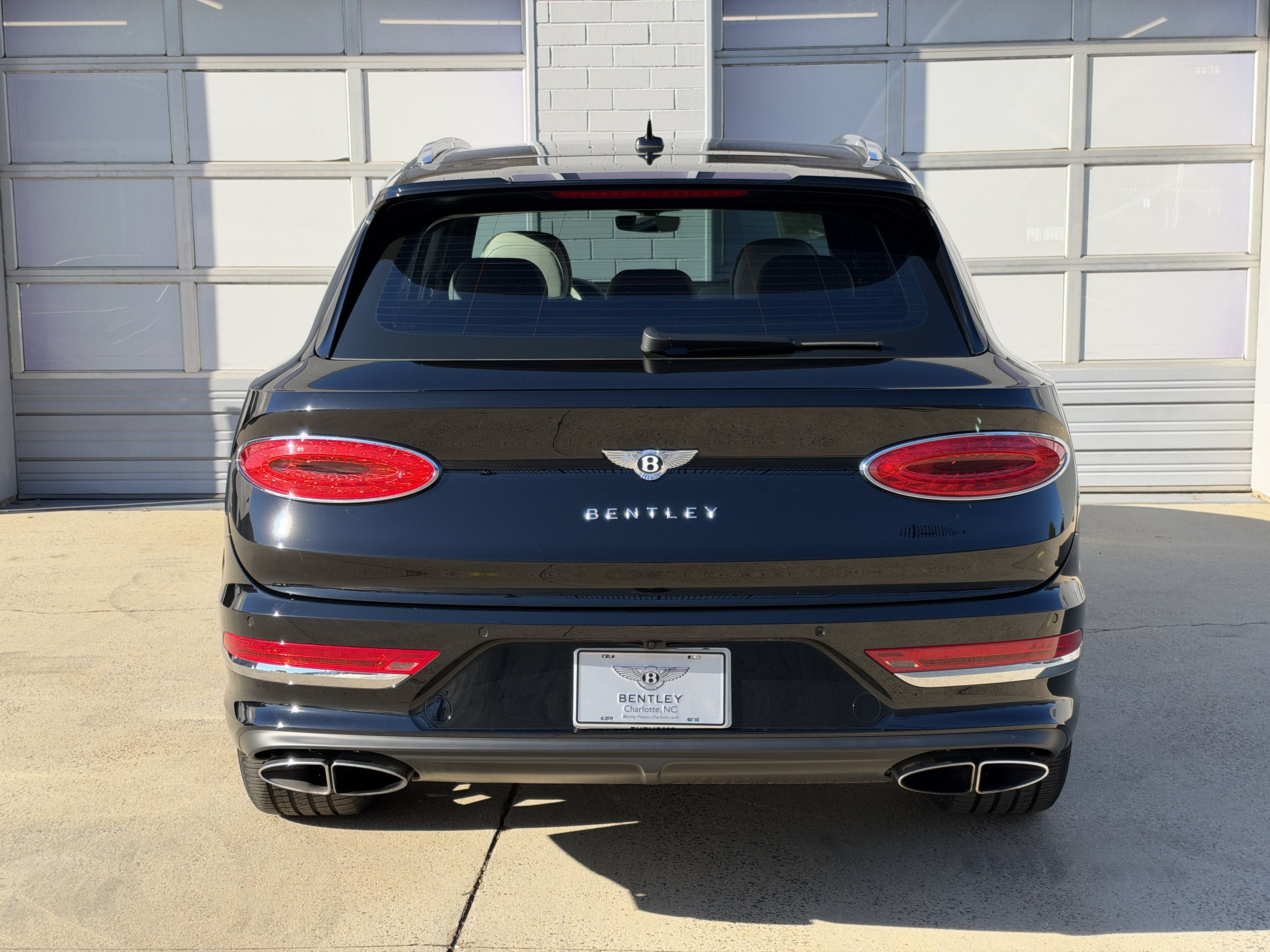 Used 2023 Beluga Bentley Azure image 8