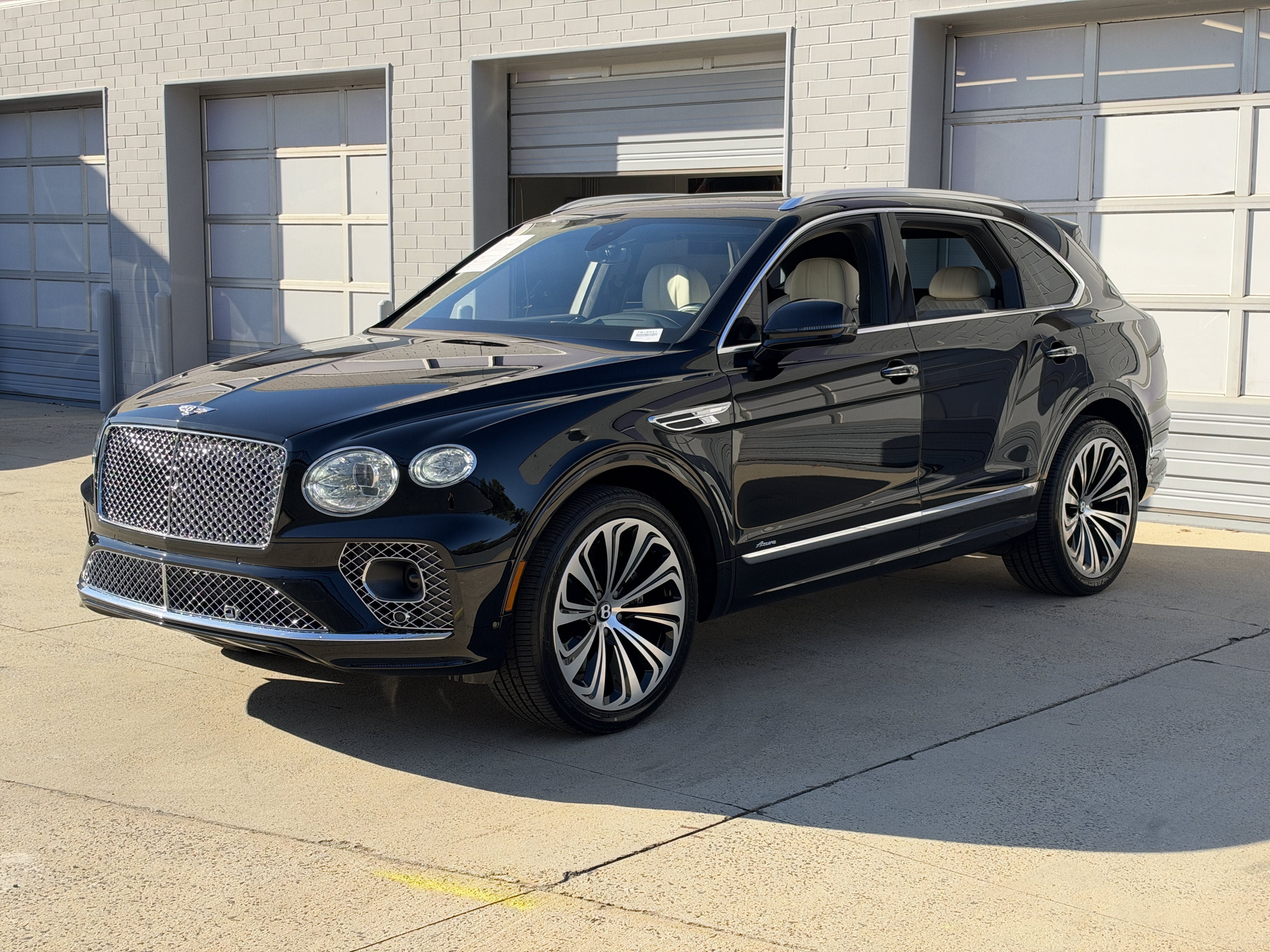 Used 2023 Beluga Bentley Azure image 10
