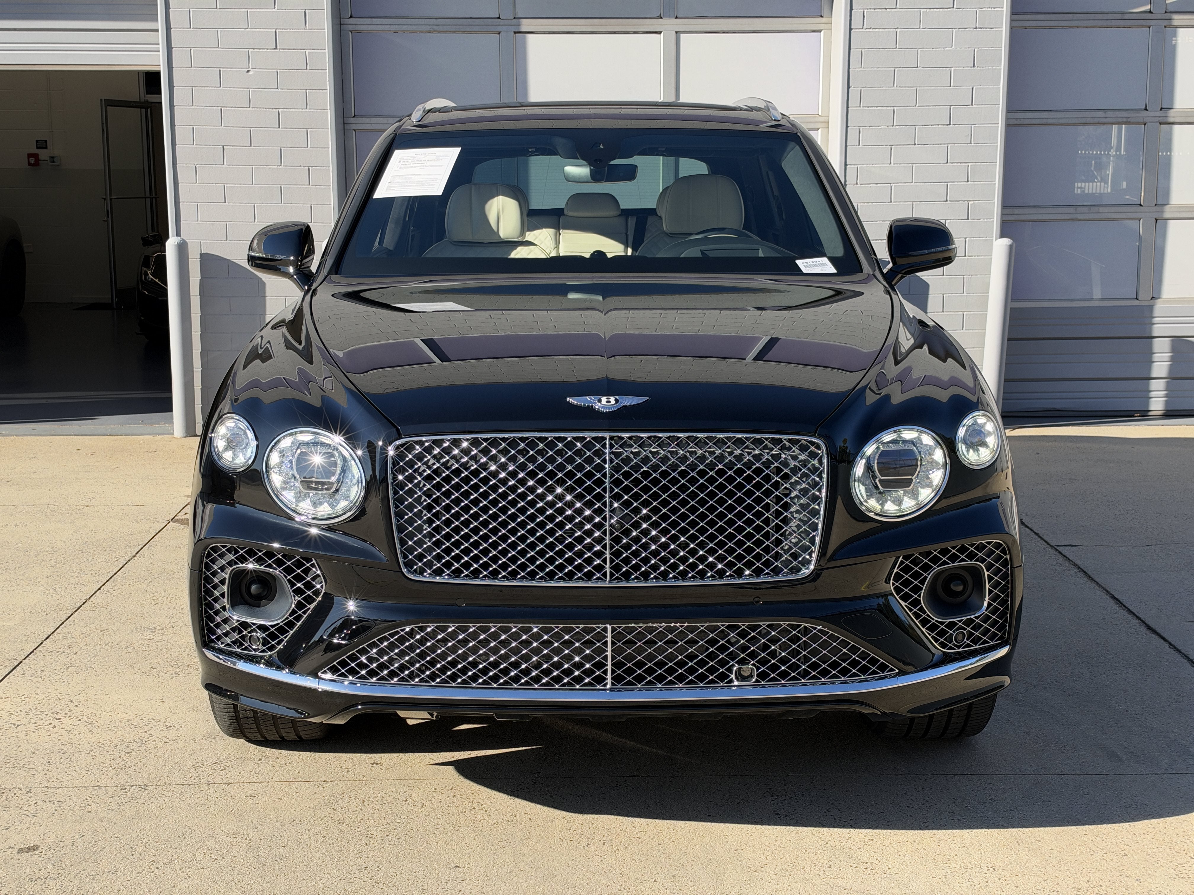 Used 2023 Beluga Bentley Azure image 11