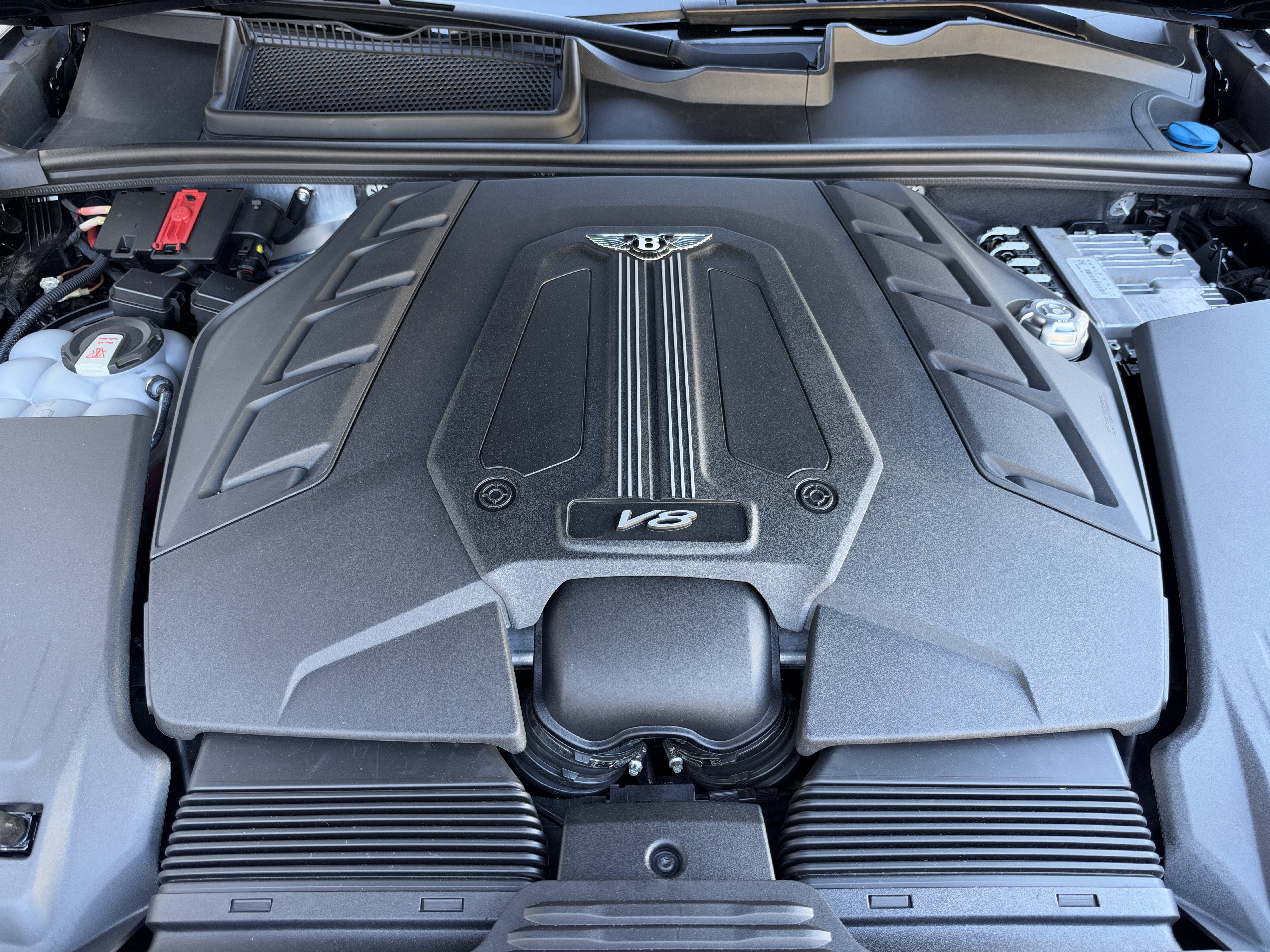 Used 2023 Beluga Bentley Azure image 12