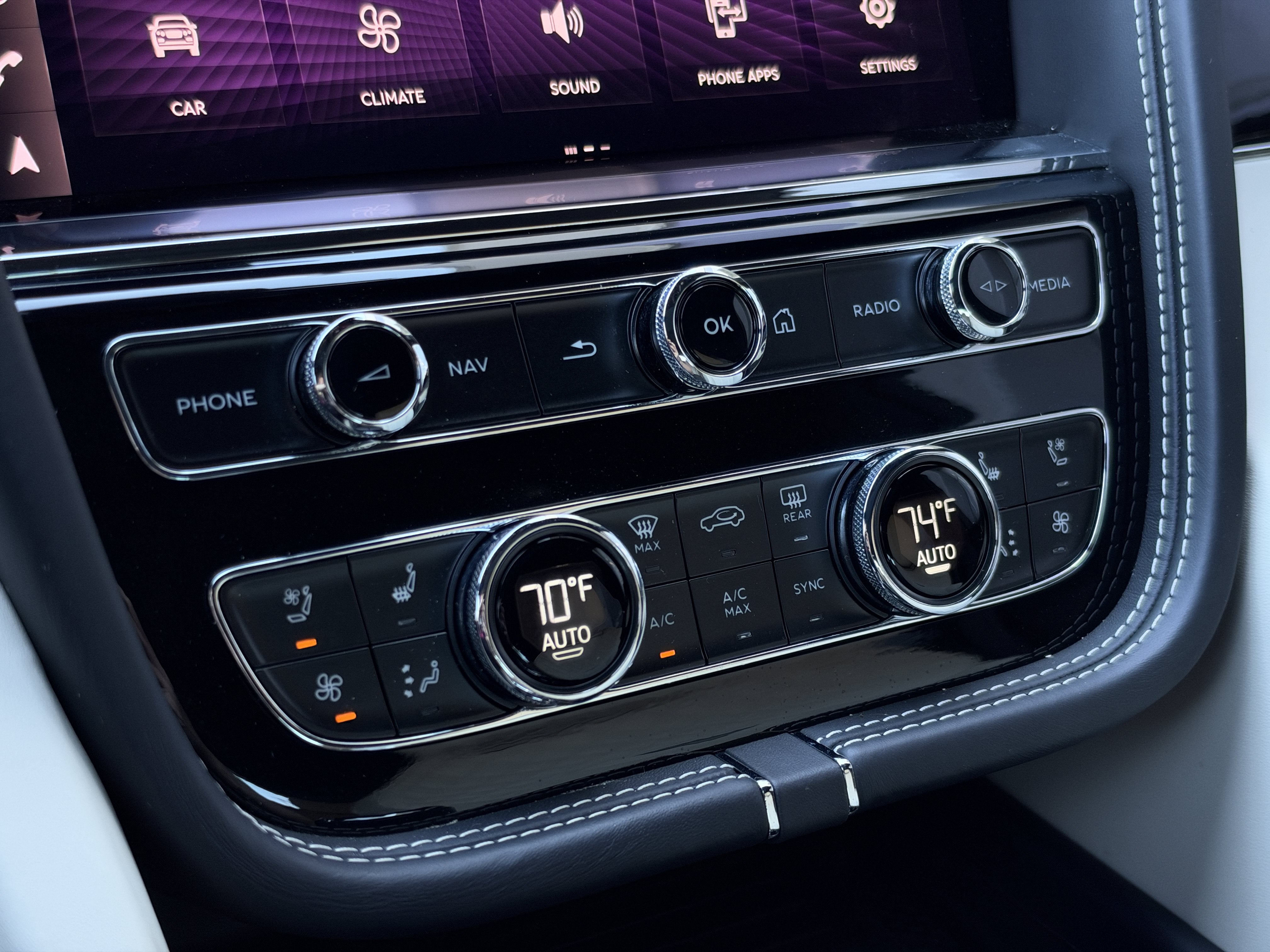 Used 2023 Beluga Bentley Azure image 25