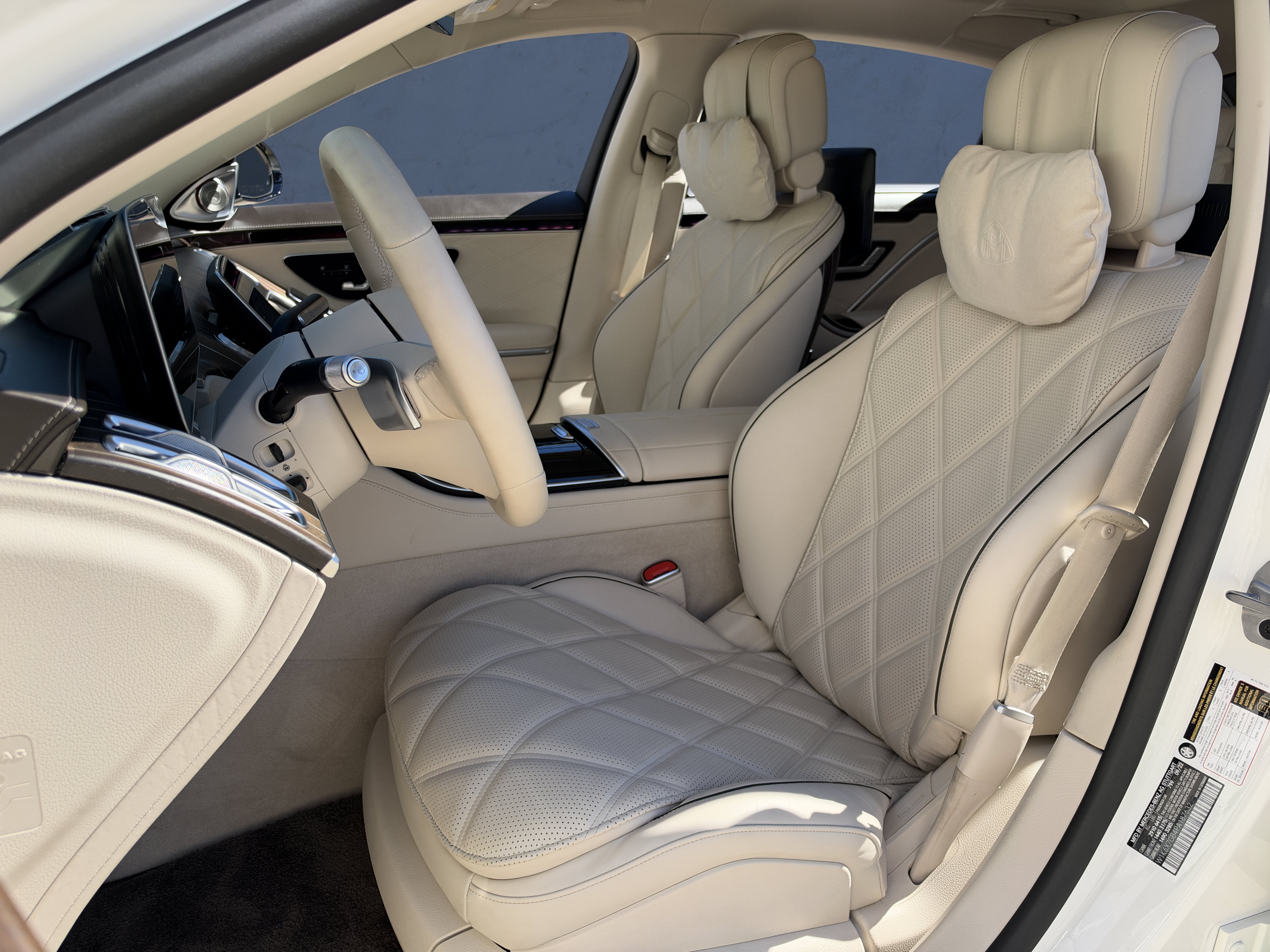 Used 2023 White Mercedes-Benz Maybach S 580 4MATIC® image 15