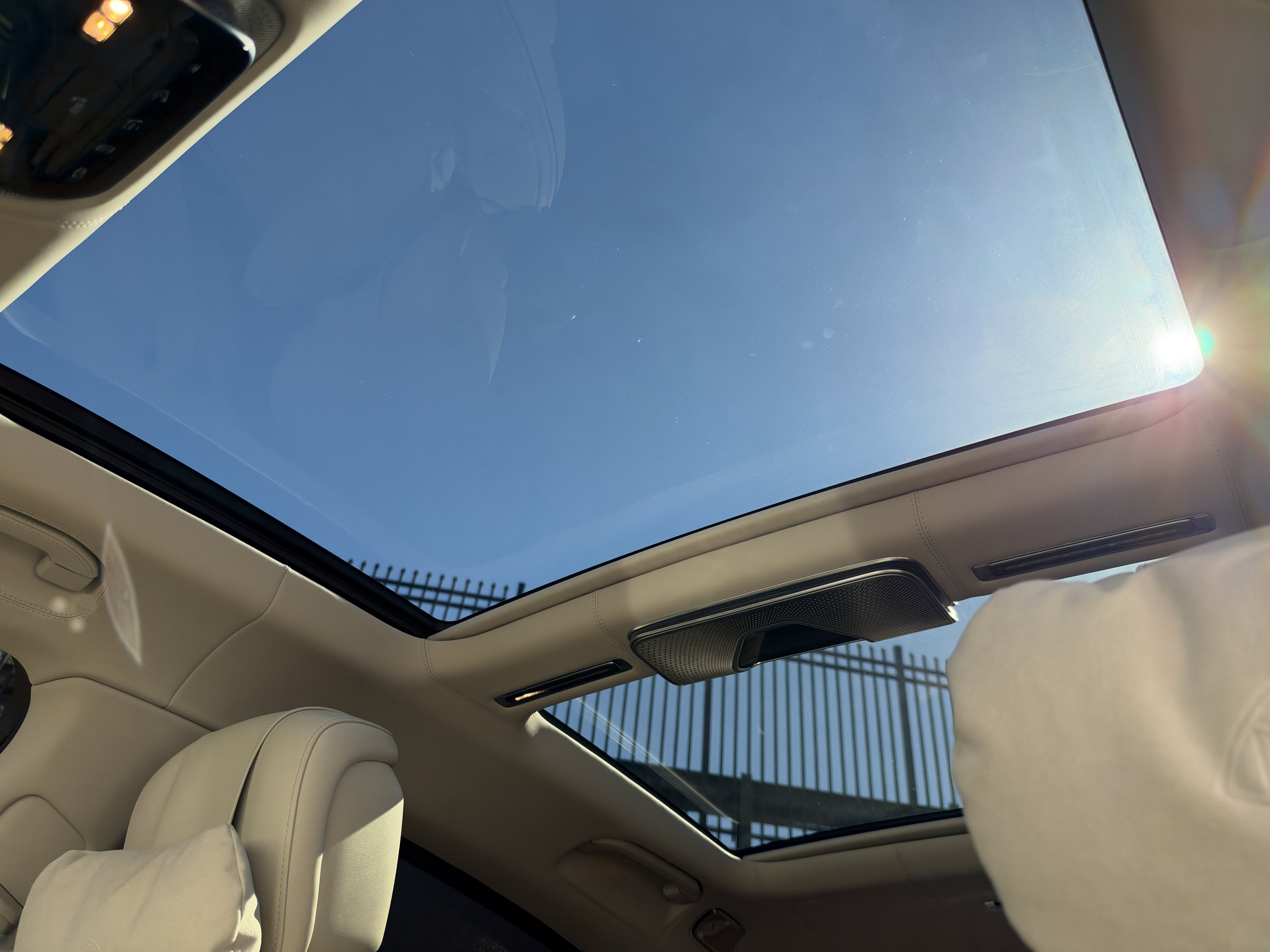 Used 2023 White Mercedes-Benz Maybach S 580 4MATIC® image 32