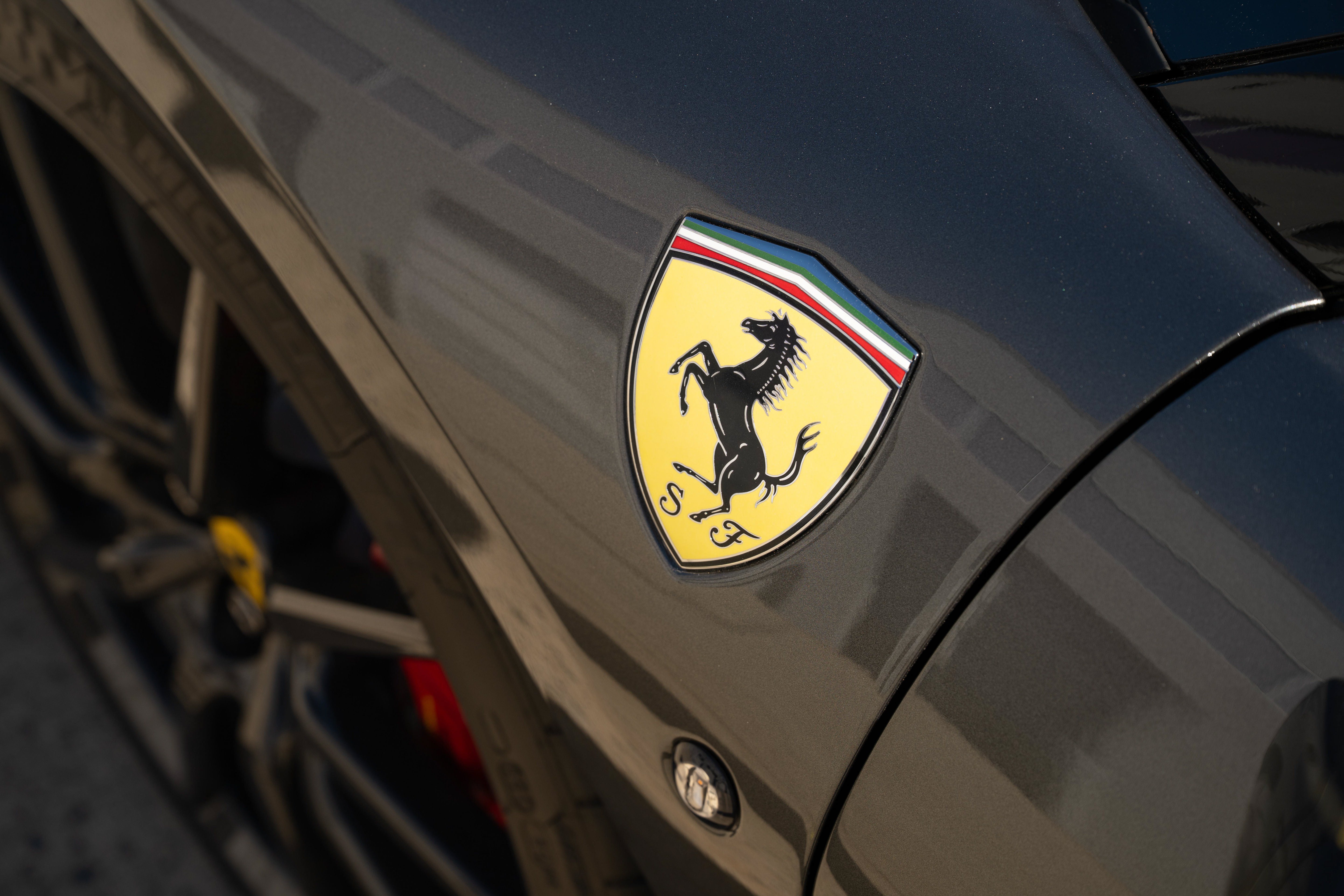 Used 2023 Grigio Silverstone Ferrari  image 17