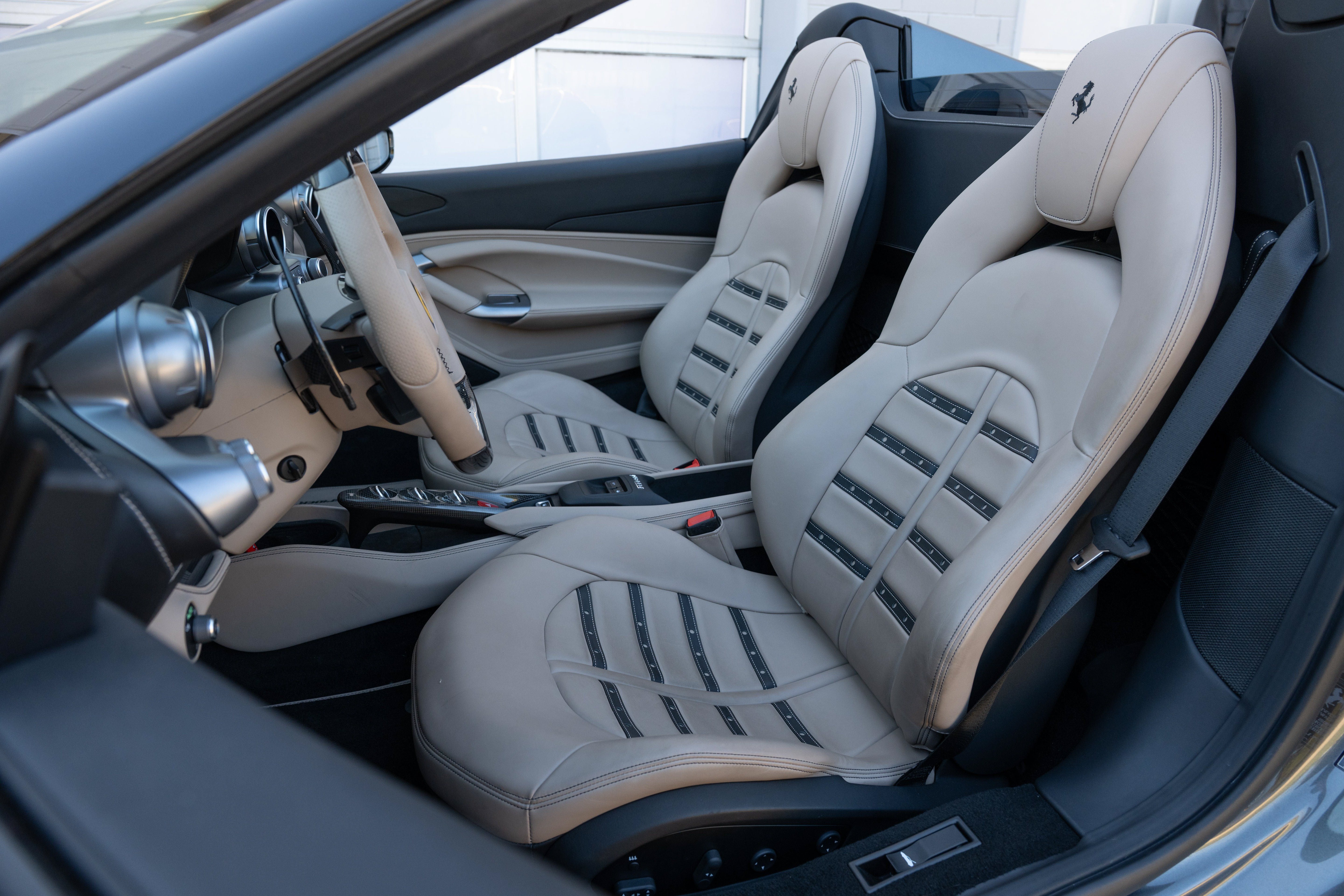 Used 2023 Grigio Silverstone Ferrari  image 31