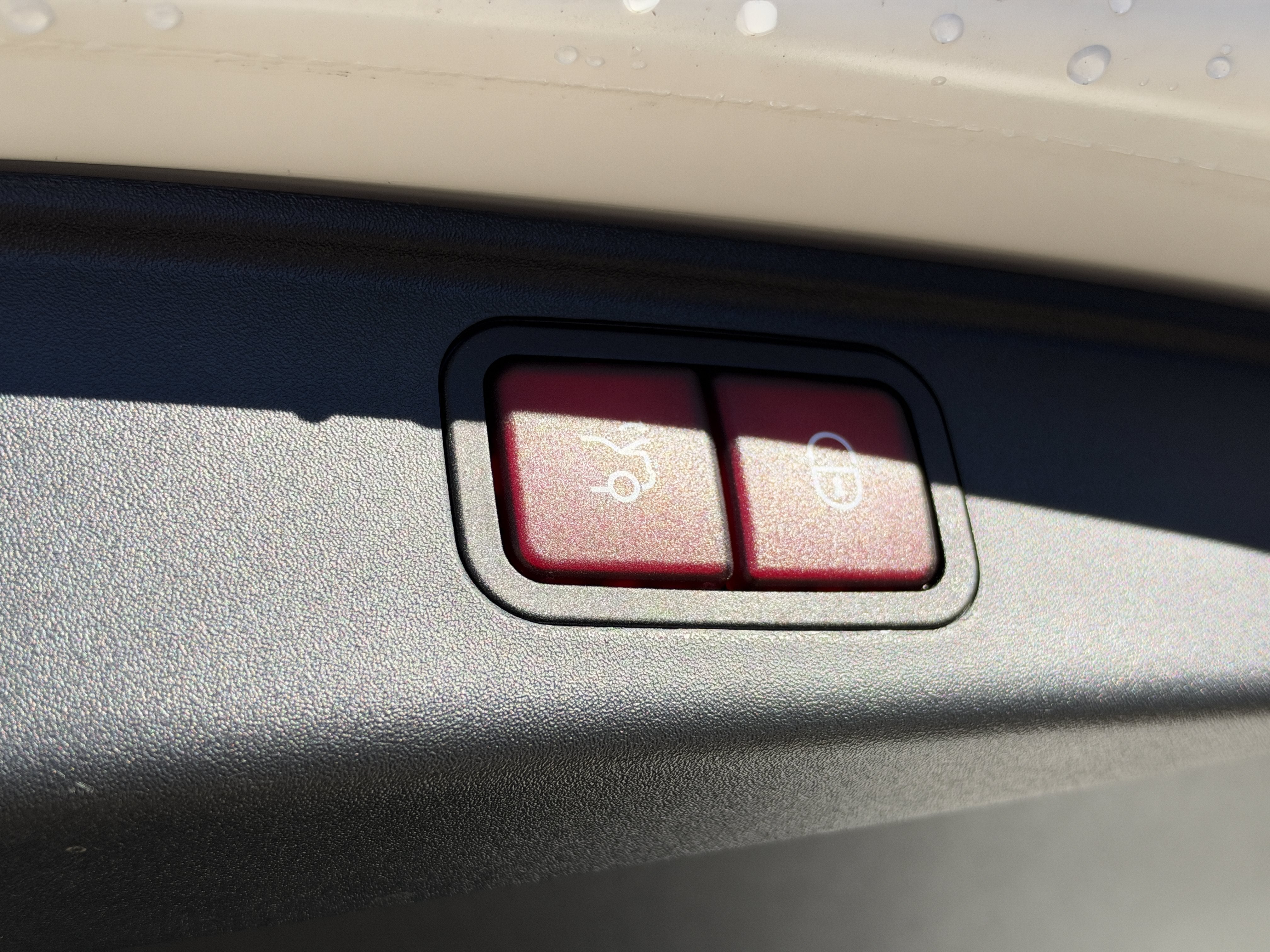 Used 2024 White Mercedes-Benz 55 image 35