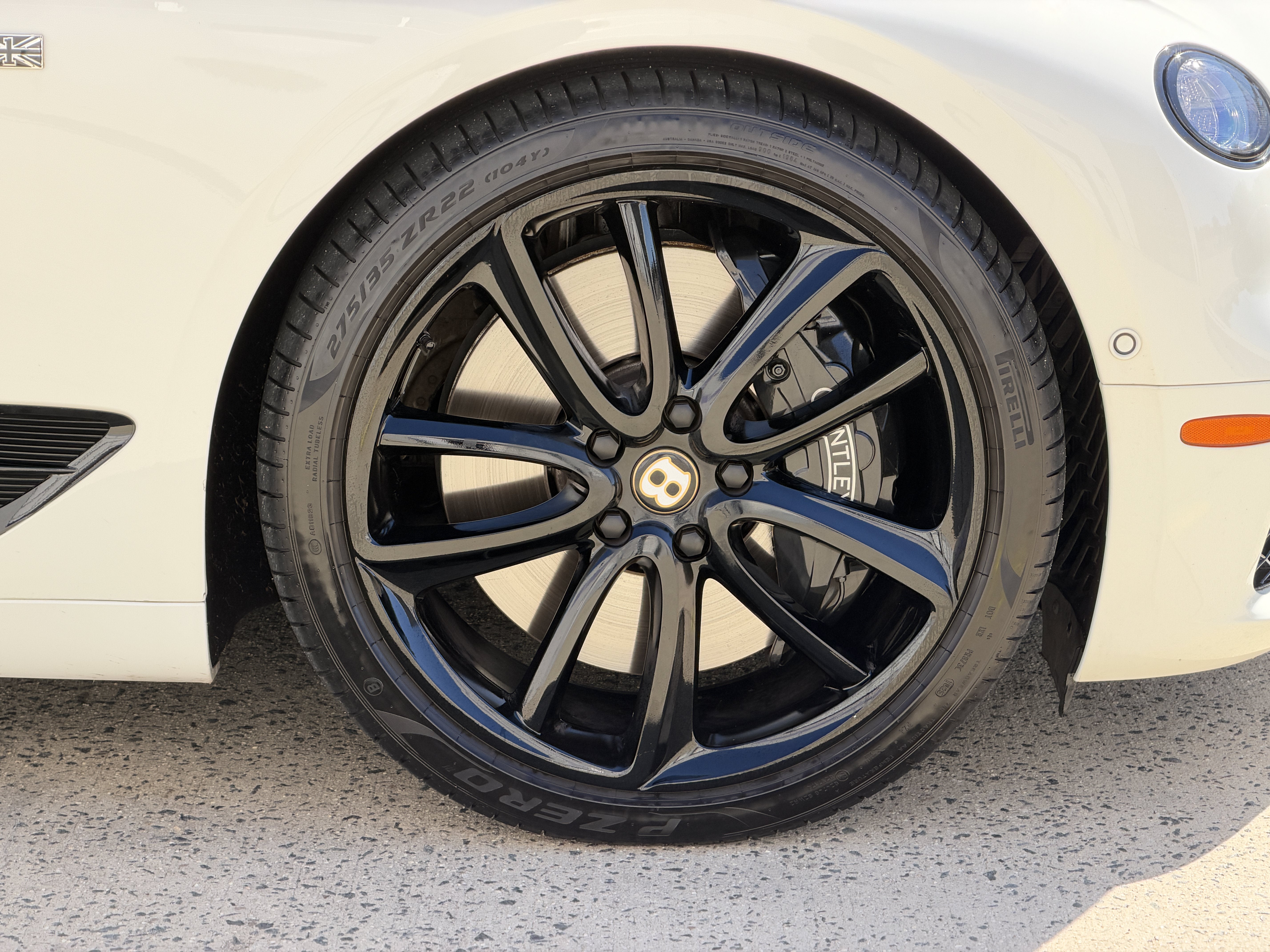 Used 2020 White Bentley V8 image 6
