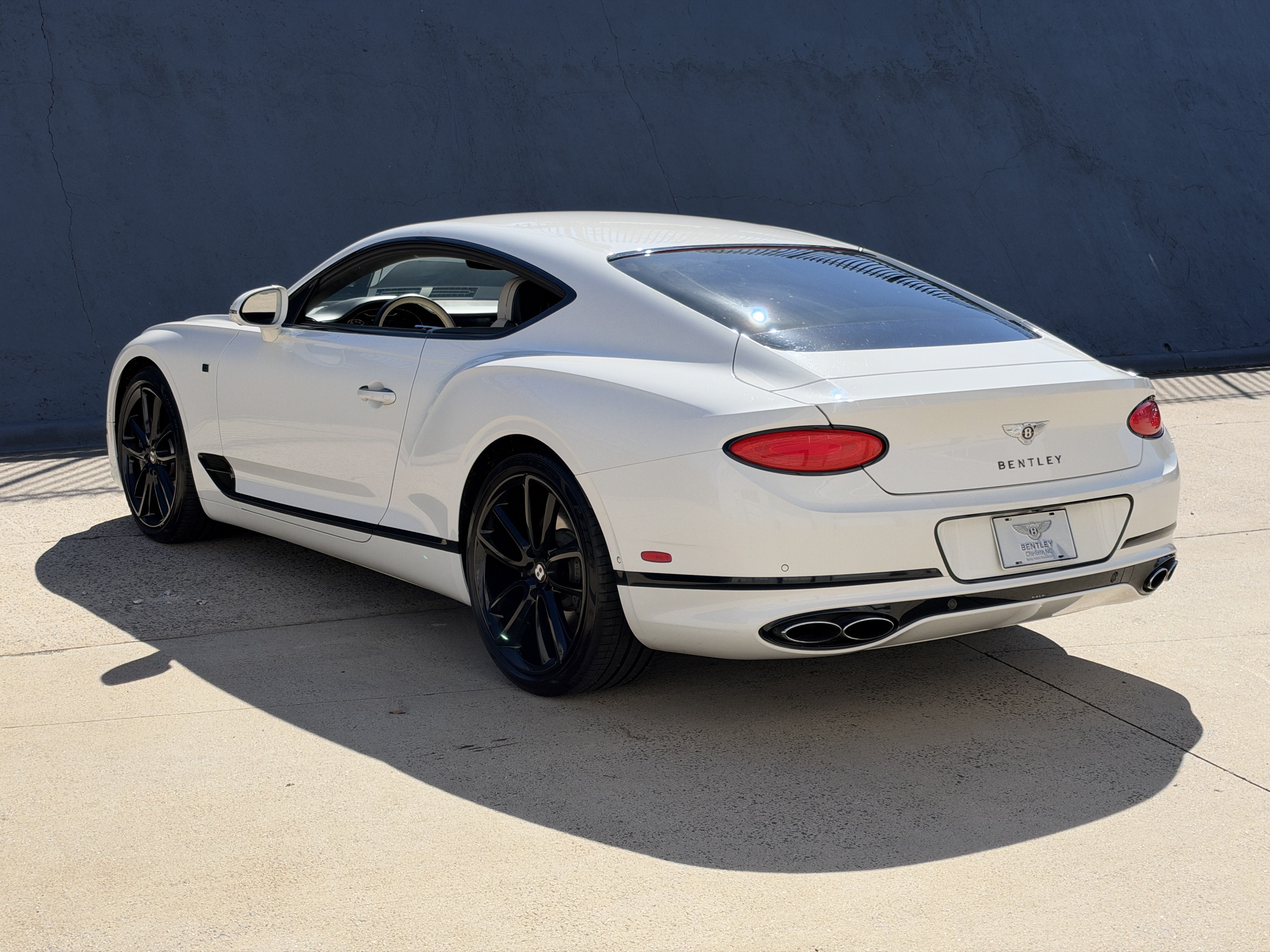 Used 2020 White Bentley V8 image 3