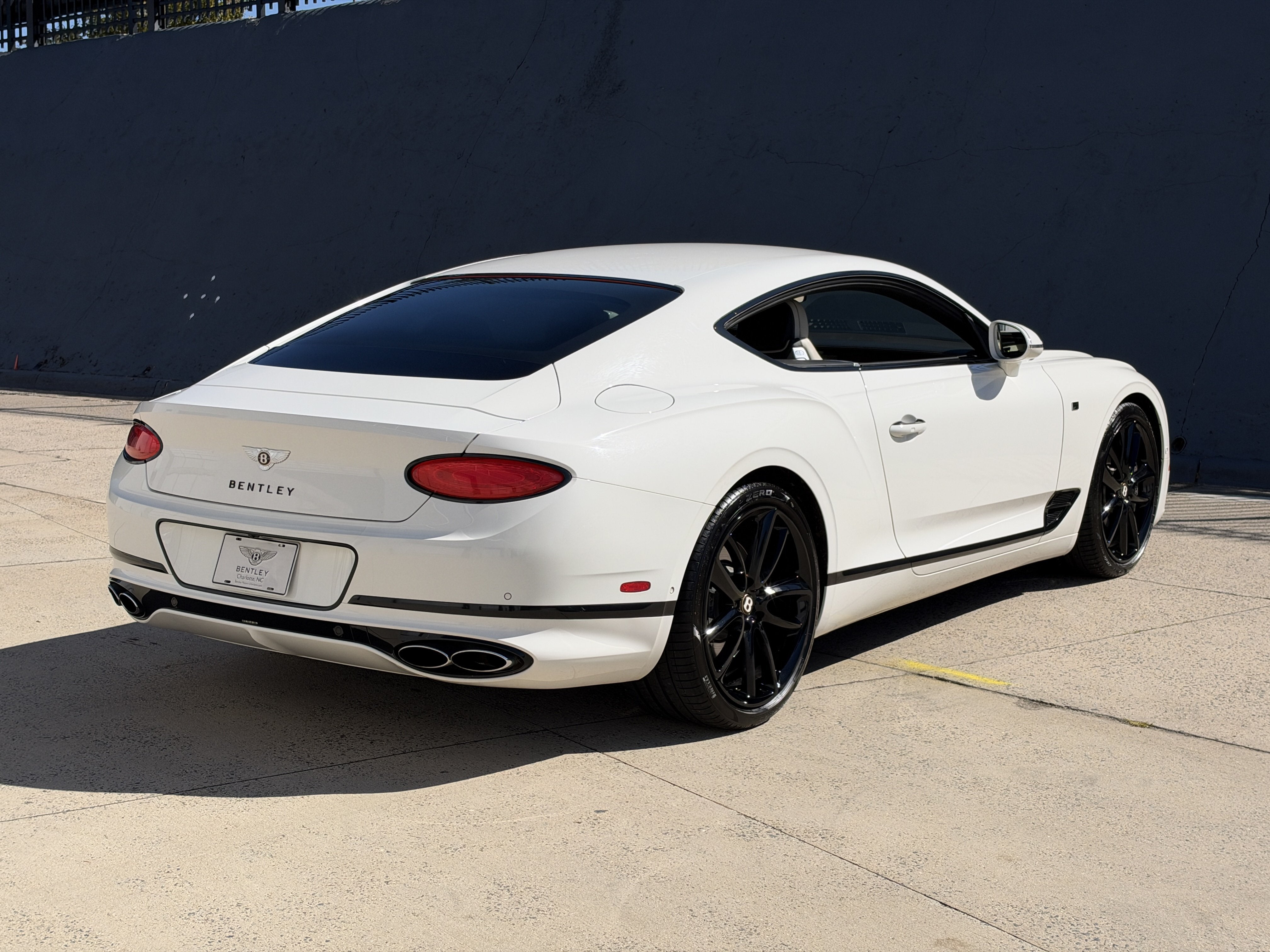 Used 2020 White Bentley V8 image 7