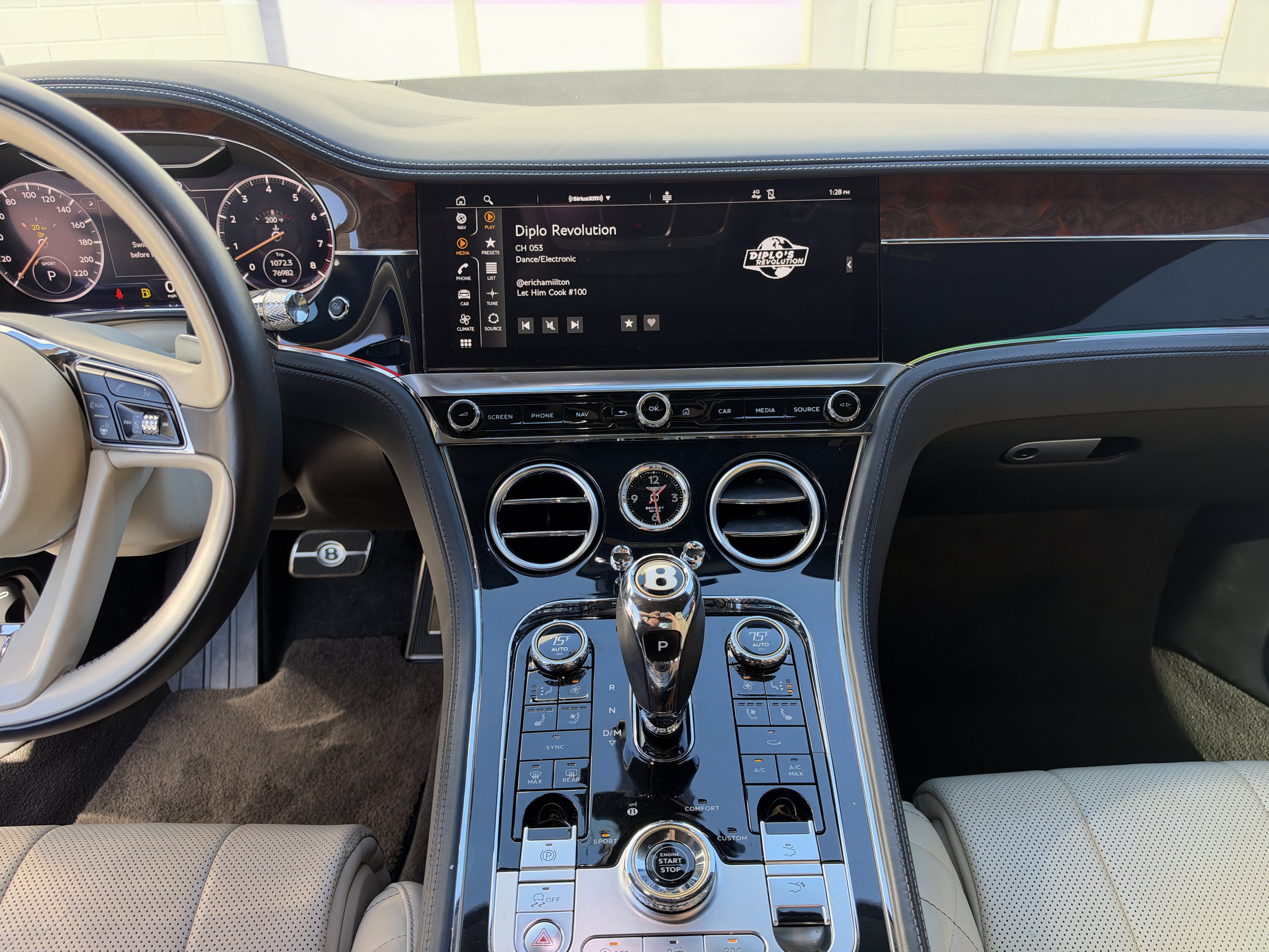 Used 2020 White Bentley V8 image 4