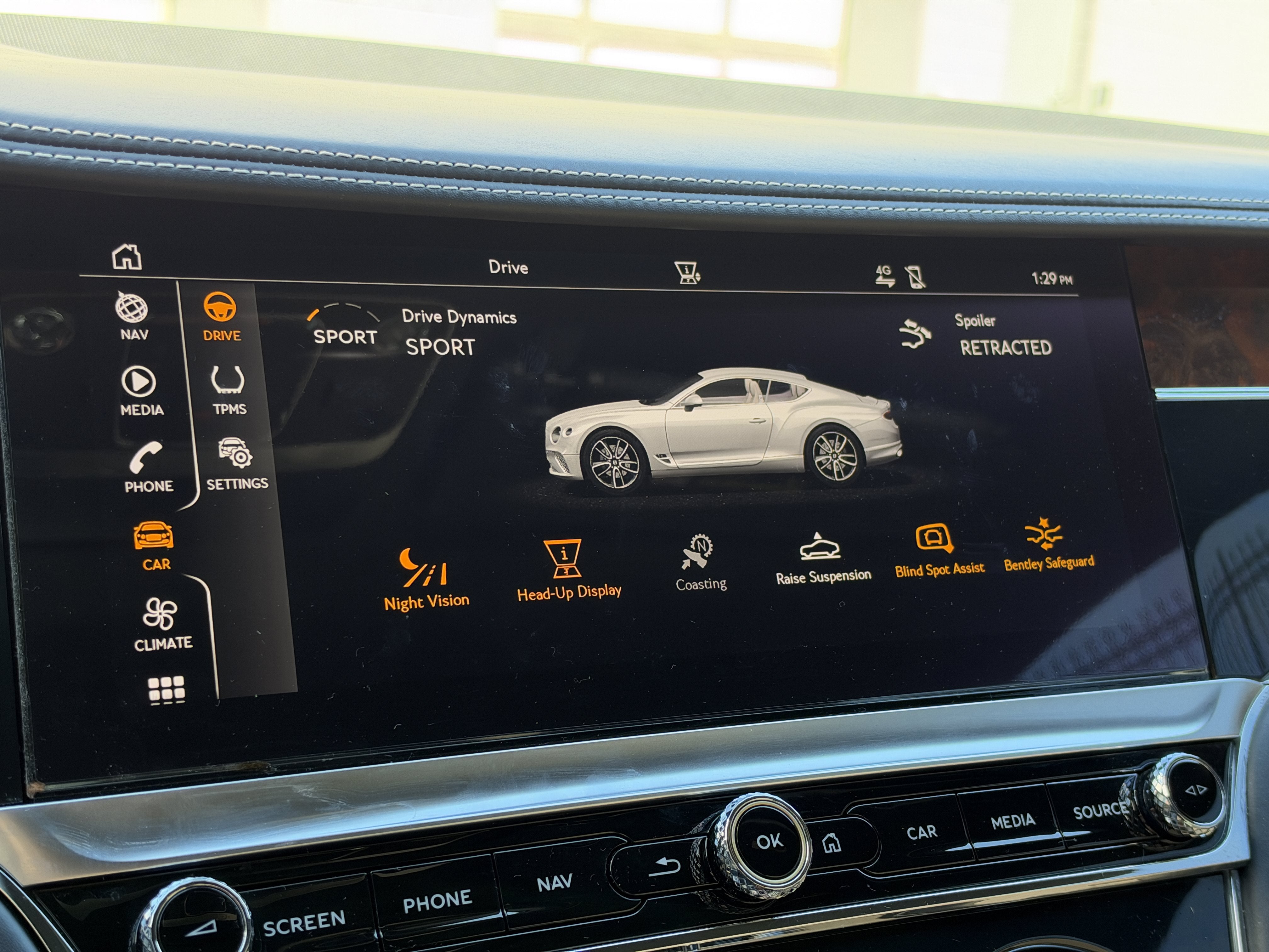 Used 2020 White Bentley V8 image 21