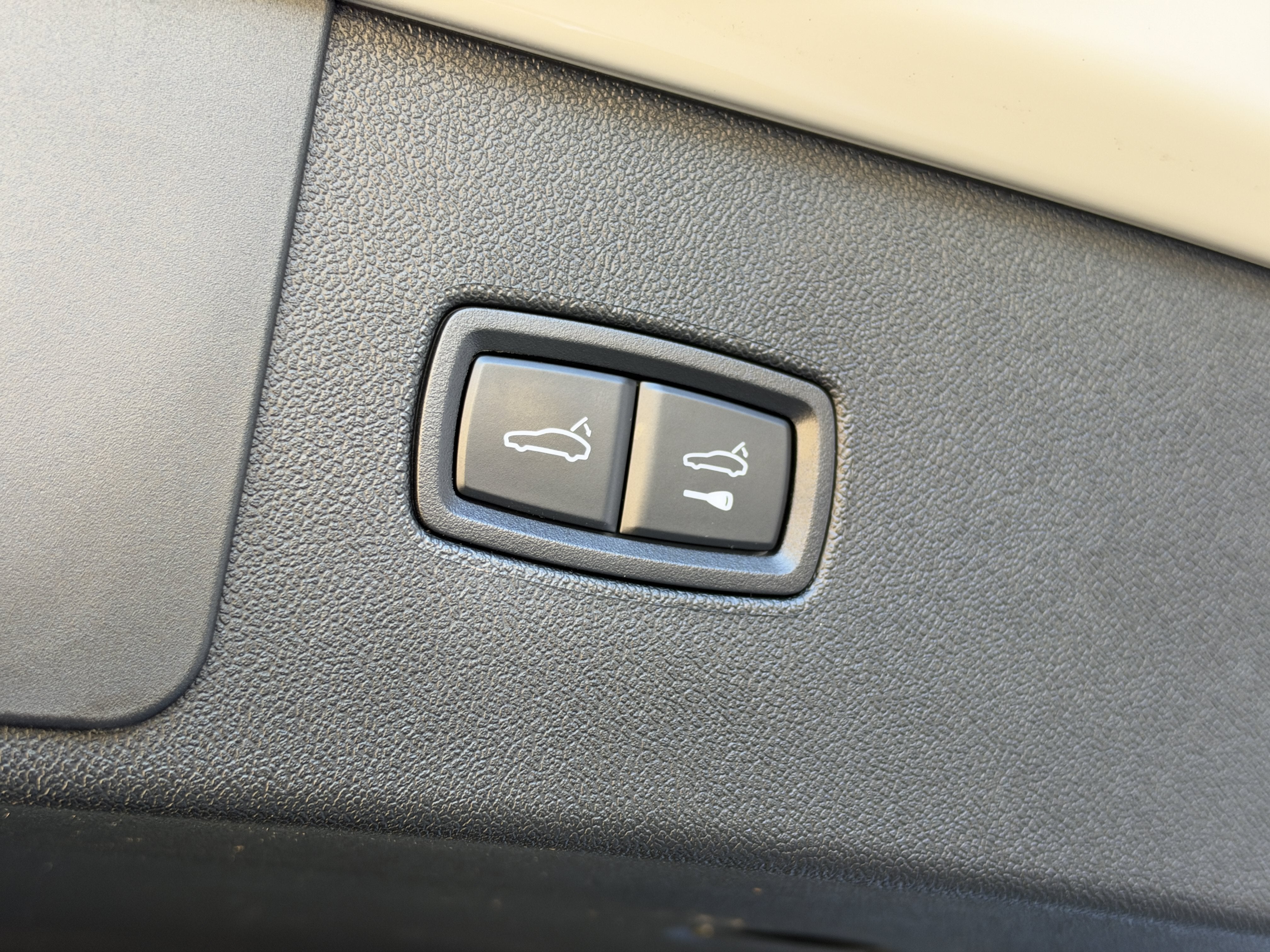 Used 2023 Chalk Porsche GTS image 43