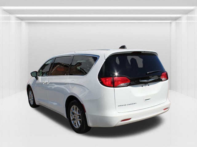 2024 Chrysler Voyager