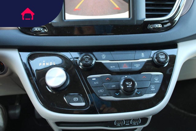 2024 Chrysler Voyager