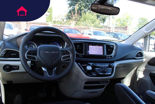 2024 Chrysler Voyager