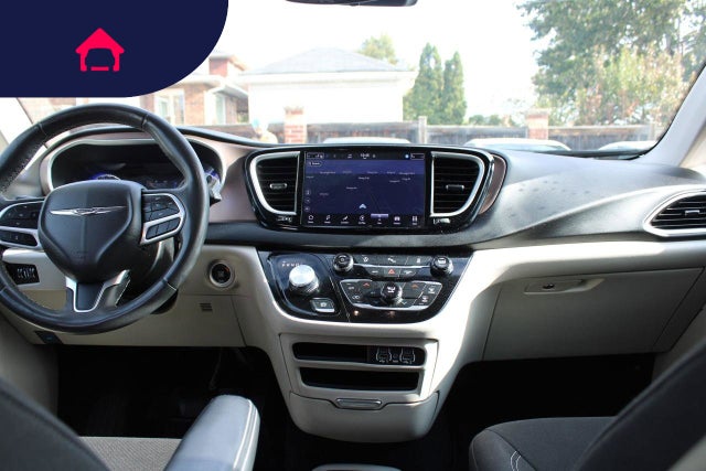 2024 Chrysler Voyager