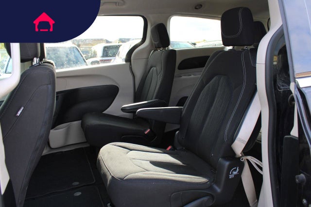 2024 Chrysler Voyager