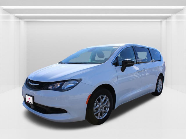 2024 Chrysler Voyager