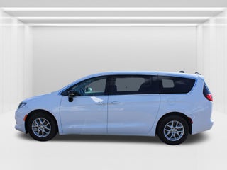 2024 Chrysler Voyager