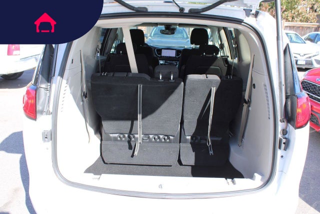 2024 Chrysler Voyager