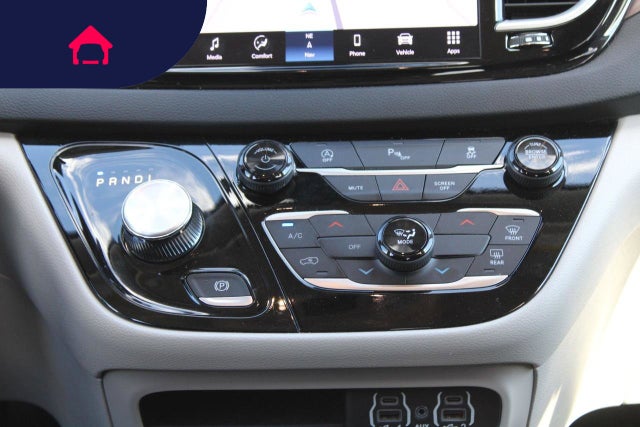 2024 Chrysler Voyager