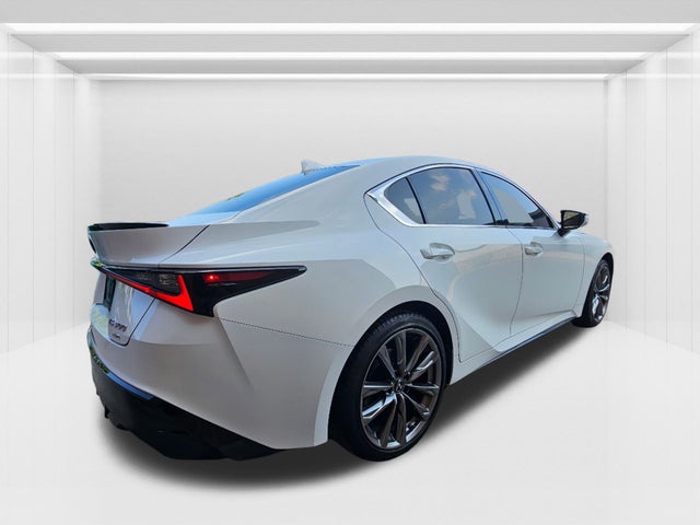 2021 Lexus IS