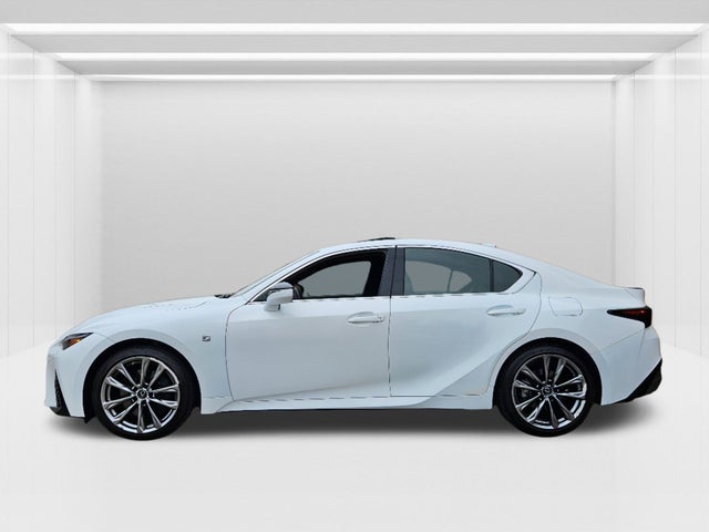 2022 Lexus IS