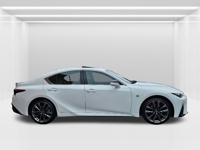 2022 Lexus IS