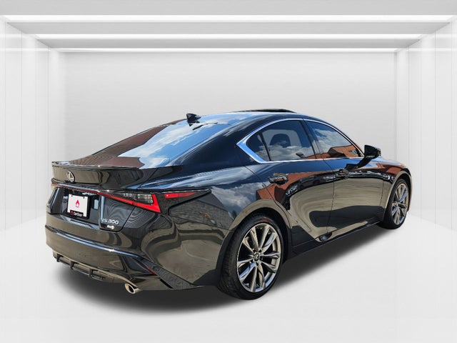 2021 Lexus IS