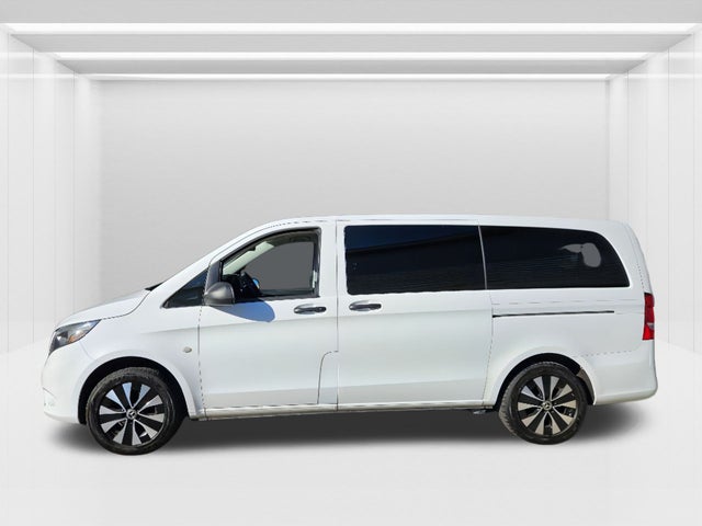 2022 Mercedes-Benz Metris Passenger Van