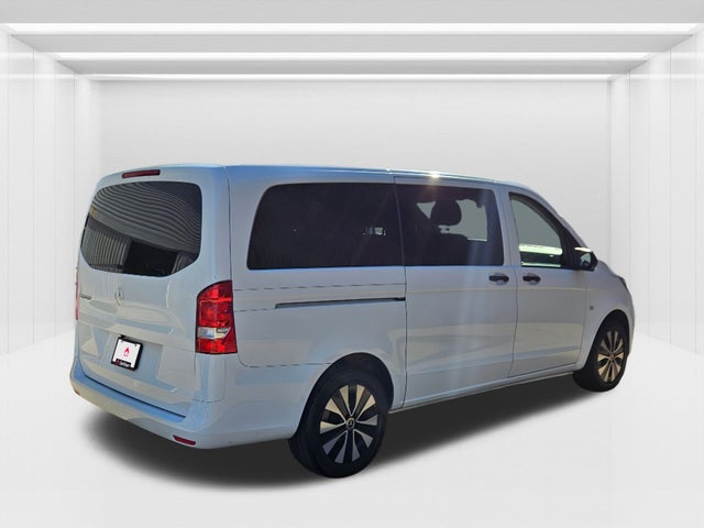 2022 Mercedes-Benz Metris Passenger Van