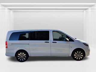 2022 Mercedes-Benz Metris Passenger Van