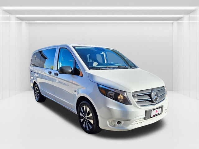 2022 Mercedes-Benz Metris Passenger Van