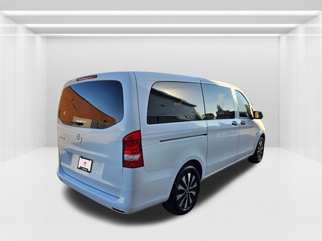 2022 Mercedes-Benz Metris Passenger Van