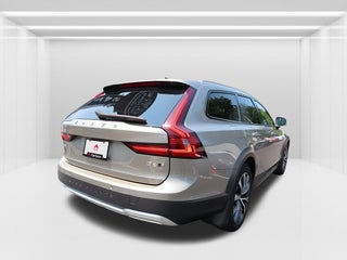 2022 Volvo V90 Cross Country