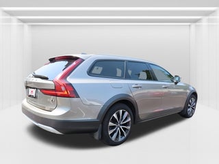 2022 Volvo V90 Cross Country