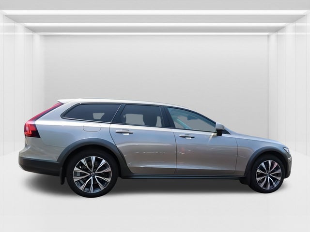 2022 Volvo V90 Cross Country