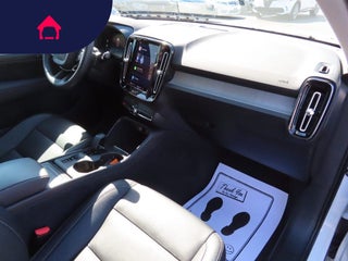 2023 Volvo XC40
