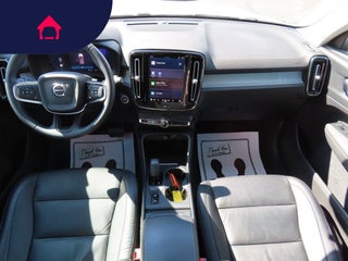 2023 Volvo XC40