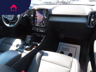 2023 Volvo XC40