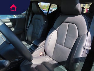 2023 Volvo XC40