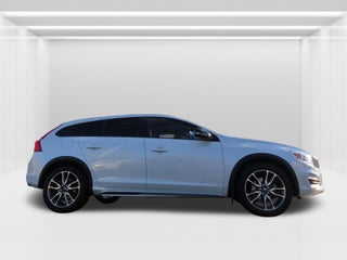 2016 Volvo V60 Cross Country