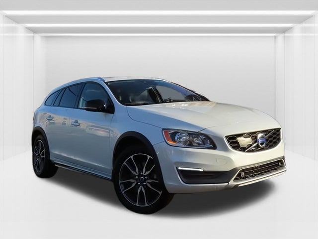 2016 Volvo V60 Cross Country