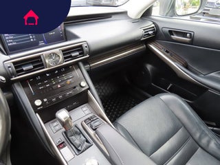 2017 Lexus IS