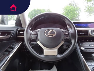 2017 Lexus IS
