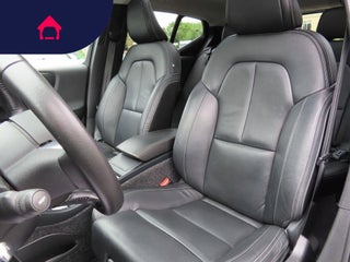 2021 Volvo XC40