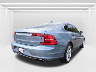 2017 Volvo S90