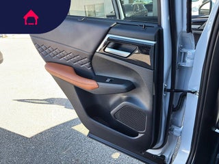 2025 Mitsubishi Outlander Plug-In Hybrid